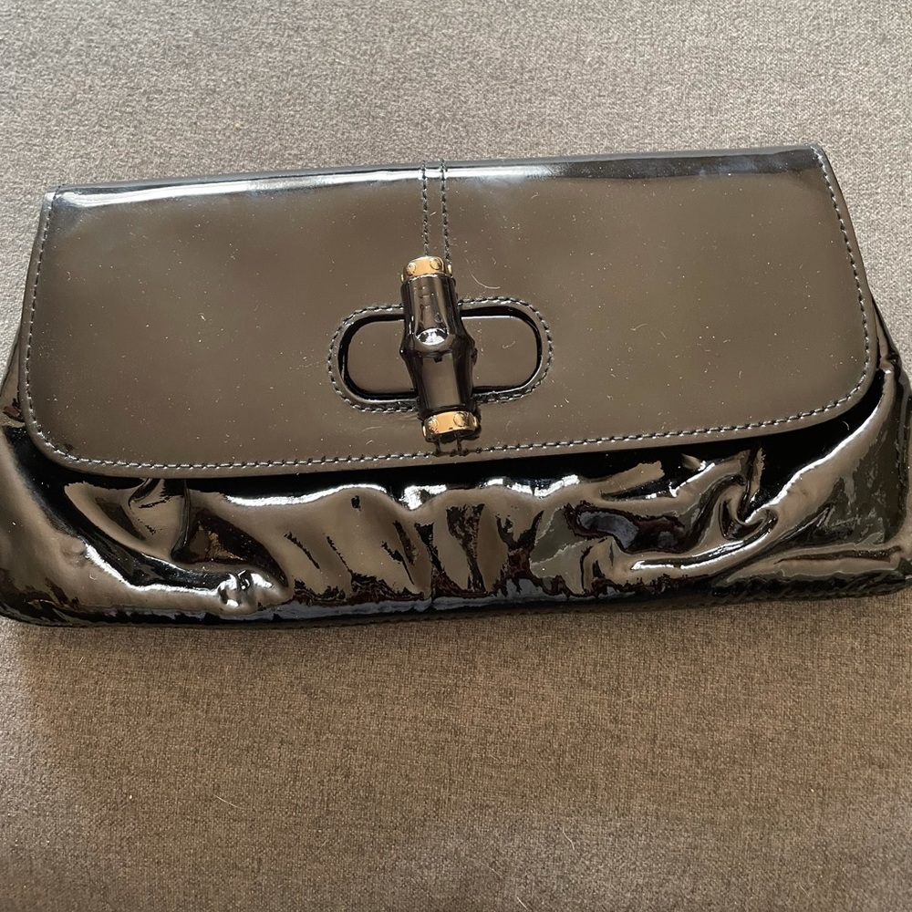 Small black Gucci clutch (authentic) - Patent Leather